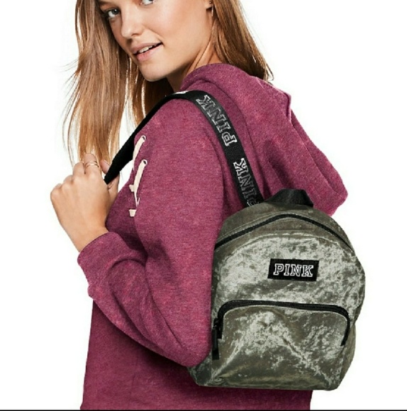 🆕 PINK VS 🍀Mini  Velvet Backpack - Picture 2 of 3